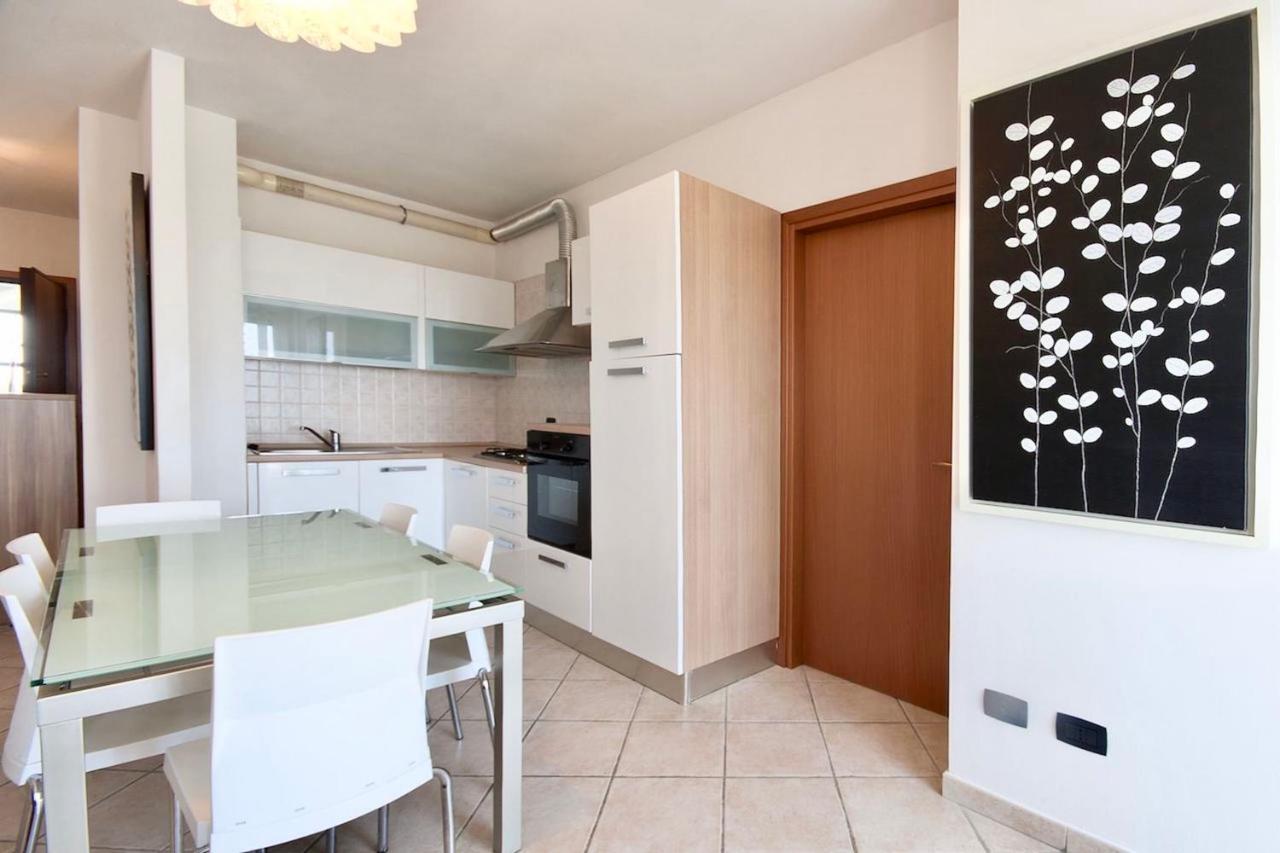 Isa-Apartments 4 Beds In Residence With Swimming-Pool In San Vincenzo, Just 600 Meters From The Sea المظهر الخارجي الصورة