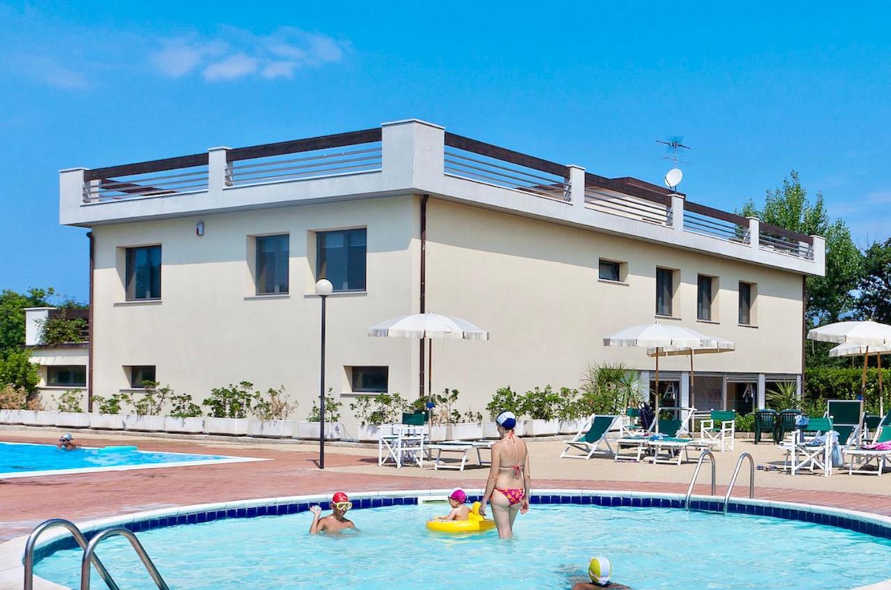 Isa-Apartments 4 Beds In Residence With Swimming-Pool In San Vincenzo, Just 600 Meters From The Sea المظهر الخارجي الصورة
